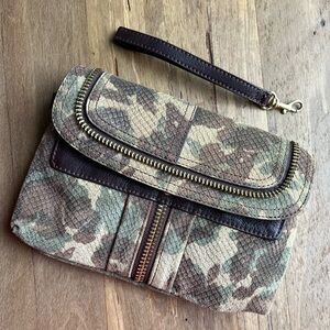 B.Makowsky Clutch Wristlet Bag Camo Leather Brown Green